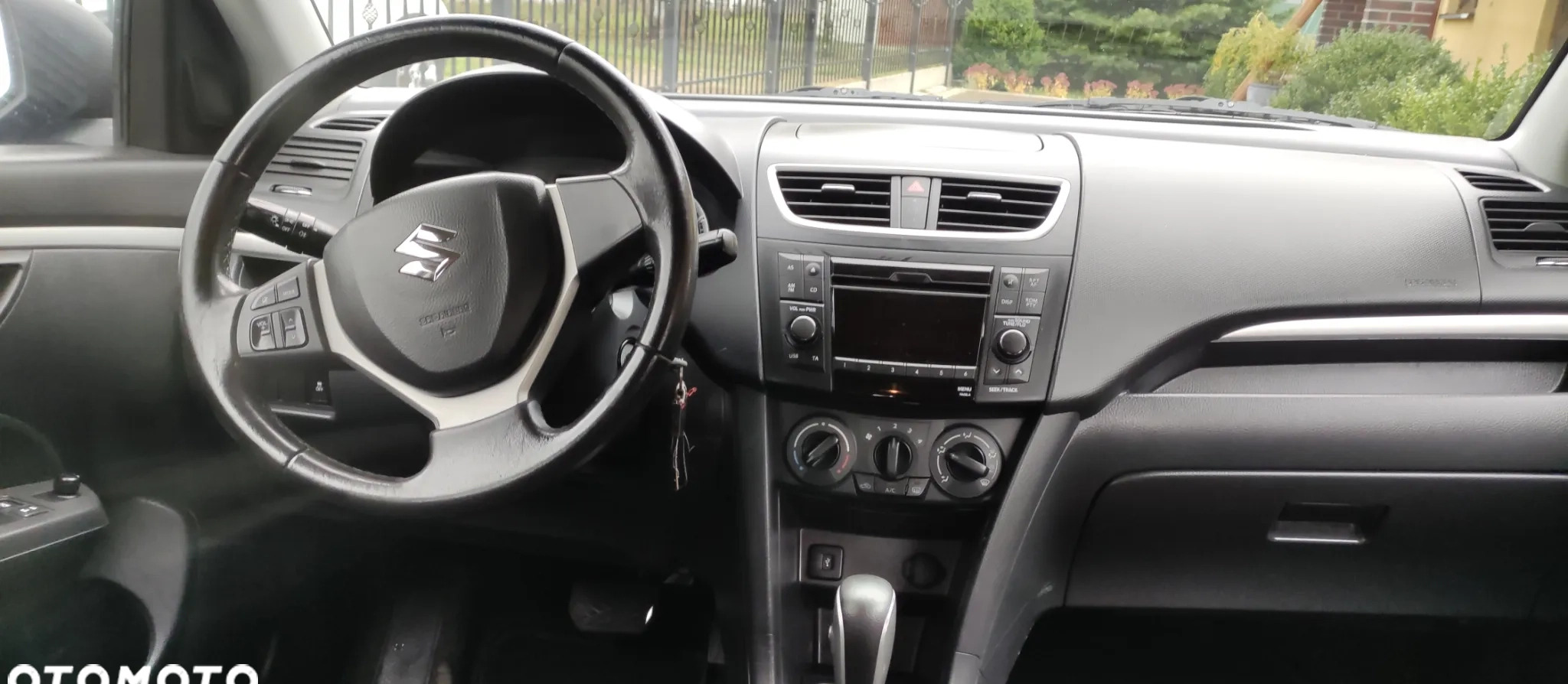 Suzuki Swift cena 27900 przebieg: 177000, rok produkcji 2013 z Słupsk małe 232